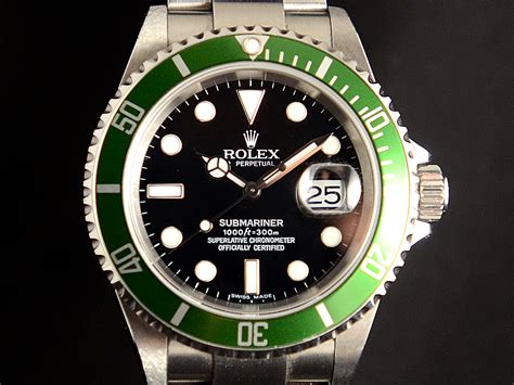 rolex acciaio ghiera verde|Sito ufficiale Rolex.